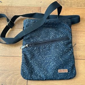 NWOT - Eddie Bauer Travel Purse